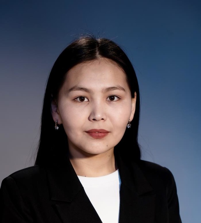 Орозова Нурай